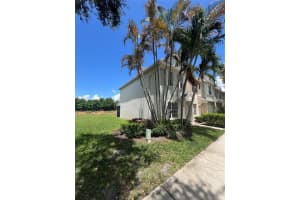 16721 Hemingway Dr, Weston, FL 33326 Sold 10/08/24