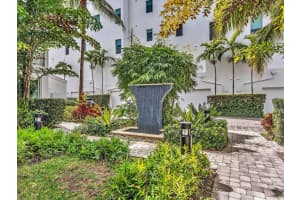 733 NE 4th Ave 733, Fort Lauderdale, FL 33304 - MLS#F10458671