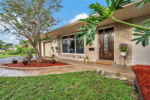 411 SW 71st Ter, Pembroke Pines, FL 33023 Sold 10/21/24