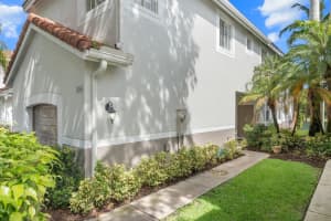 3668 San Simeon Cir 3668, Weston, FL 33331 Sold 10/18/24