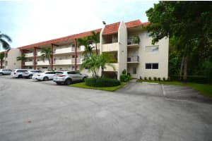 8901 S Hollybrook Blvd 101, Pembroke Pines, FL 33025 Sold 11/21/24
