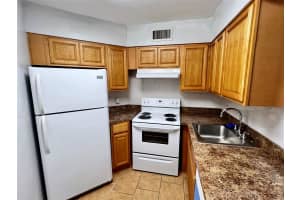 215 Lake Pointe Dr 112, Oakland Park, FL 33309 Sold 11/15/24