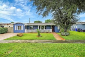 MLS# F10458955, Hollywood, Florida 33024