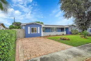 MLS# F10458955, Hollywood, Florida 33024