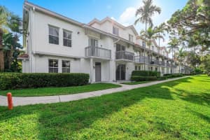 2050 Alta Meadows Ln 2103, Delray Beach, FL 33444 Sold 11/14/24