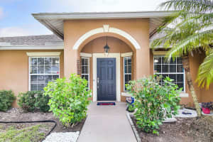 561 SW Lakota Ave, Port Saint Lucie, FL 34953 Sold 12/03/24