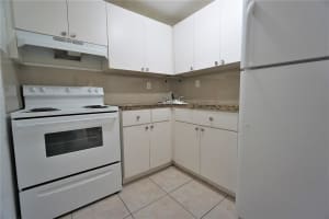 606 W 81st St 328, Hialeah, FL 33014 Sold 10/16/24