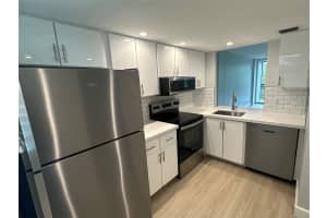 106 Royal Park Dr 4F, Oakland Park, FL 33309 Sold 11/08/24