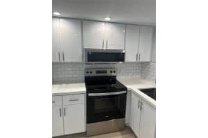 106 Royal Park Dr 4F, Oakland Park, FL 33309 Sold 11/08/24