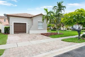 3910 NE 12th Dr, Homestead, FL 33033 Sold 01/31/25