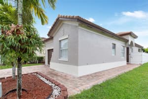 3910 NE 12th Dr, Homestead, FL 33033 Sold 01/31/25