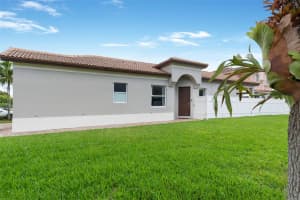 3910 NE 12th Dr, Homestead, FL 33033 Sold 01/31/25
