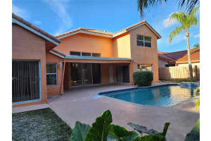 9410 SW 8TH ST, Pembroke Pines, FL 33025 Sold 10/22/24