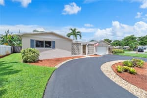 220 SW 71 Terrace, Pembroke Pines, FL 33023 Sold 10/22/24