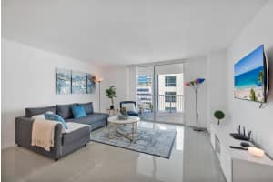 1200 Brickell Bay Dr 2014, Miami, FL 33131 Sold 04/04/25