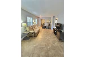 2607 NE 8th Ave 1, Wilton Manors, FL 33334 Sold 09/26/24