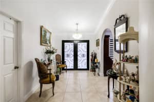 18813 NW 79th Ct, Hialeah, FL 33015 Sold 10/24/24