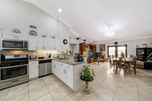 18813 NW 79th Ct, Hialeah, FL 33015 Sold 10/24/24