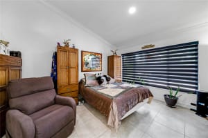 18813 NW 79th Ct, Hialeah, FL 33015 Sold 10/24/24