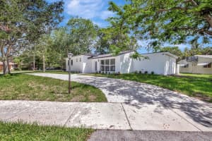 3230 Grant St, Hollywood, FL 33021 Sold 11/01/24