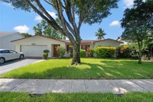 8420 NW 5th St, Pembroke Pines, FL 33024 Sold 11/26/24