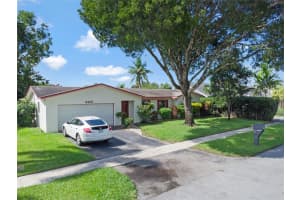 8420 NW 5th St, Pembroke Pines, FL 33024 Sold 11/26/24