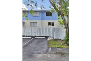 22010 SW 103rd Ave 22010, Cutler Bay, FL 33190 Sold 10/18/24
