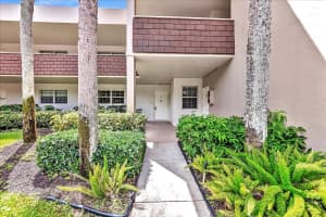 3621 Oaks Clubhouse Dr 104, Pompano Beach, FL 33069 Sold 11/12/24