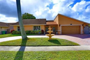 7098 NW 49th St, Lauderhill, FL 33319 Sold 12/23/24