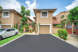 9017 W Sunrise Blvd 9017, Plantation, FL 33322 Sold 11/22/24