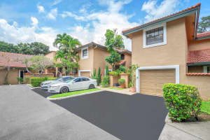 9017 W Sunrise Blvd 9017, Plantation, FL 33322 Sold 11/22/24
