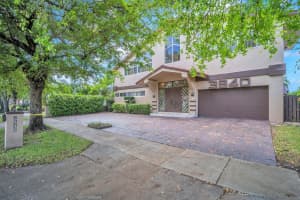 3840 N 40th Ave, Hollywood, FL 33021 Sold 12/06/24