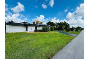 5613 S Travelers Palm Ln, Tamarac, FL 33319 Sold 01/17/25