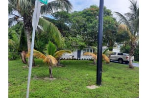 2531 NE 10th Ter, Pompano Beach, FL 33064 Sold 01/31/25