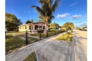 752 W 10th St, Riviera Beach, FL 33404 Sold 12/20/24