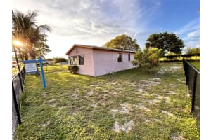 752 W 10th St, Riviera Beach, FL 33404 Sold 12/20/24