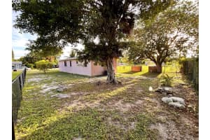 752 W 10th St, Riviera Beach, FL 33404 Sold 12/20/24