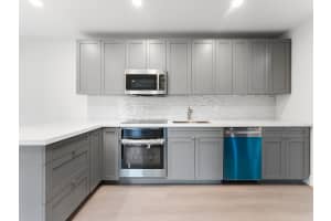 13505 Whispering Lakes Ln, Palm Beach Gardens, FL 33418 Sold 05/08/25