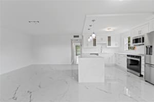 1021 Farnham O 1021, Deerfield Beach, FL 33442 - MLS#F10460501