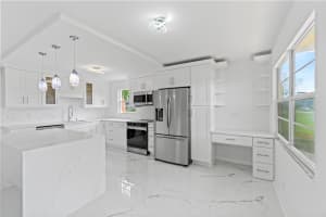 1021 Farnham O 1021, Deerfield Beach, FL 33442 - MLS#F10460501