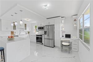 1021 Farnham O 1021, Deerfield Beach, FL 33442 - MLS#F10460501