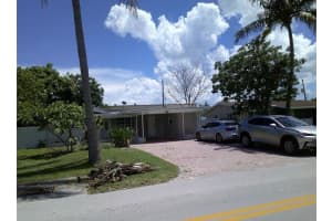 570 NE 46th St, Oakland Park, FL 33334 Sold 11/13/24