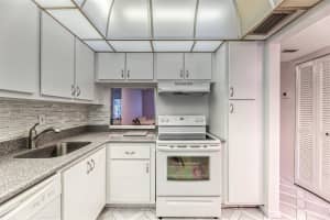 3180 Holiday Springs Blvd 5-207, Margate, FL 33063 Sold 11/12/24