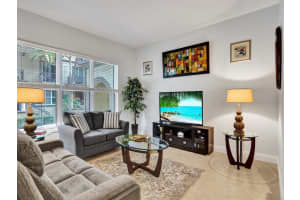 2633 NE 14th Ave 104, Wilton Manors, FL 33334 Sold 02/18/25