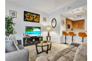 2633 NE 14th Ave 104, Wilton Manors, FL 33334 Sold 02/18/25