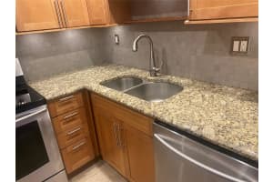 3040 NE 16th Ave 209, Oakland Park, FL 33334 Sold 12/27/24