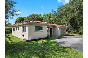 810 NE 119th St, Biscayne Park, FL 33161 Sold 11/01/24