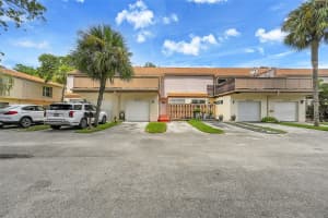 8197 NW 8th Mnr 2, Plantation, FL 33324 Sold 02/04/25