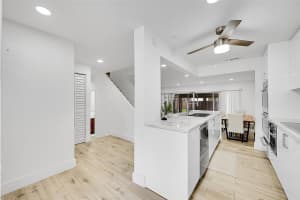 8197 NW 8th Mnr 2, Plantation, FL 33324 Sold 02/04/25