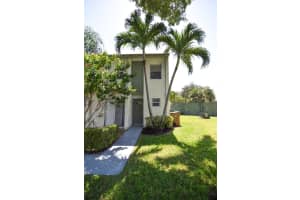 846 Crystal Lake Dr 846, Deerfield Beach, FL 33064 Sold 12/10/24